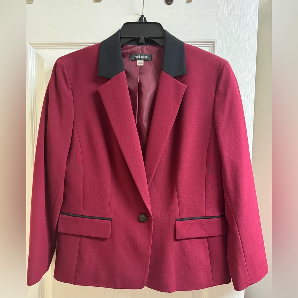 Nine West size 12 red and black suit jacket